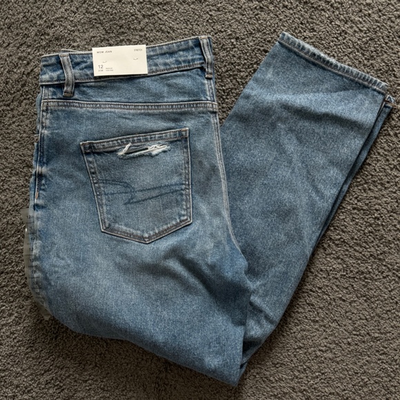 AE Stretch Ripped Mom Jean - Picture 2 of 3